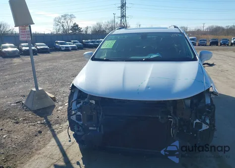 2018 Chrysler Pacifica Touring-L Plus z USA, uszkodzony, nr VIN 2C4RC1EG9JR156751